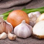 Recipes to make sauce with onion and garlic